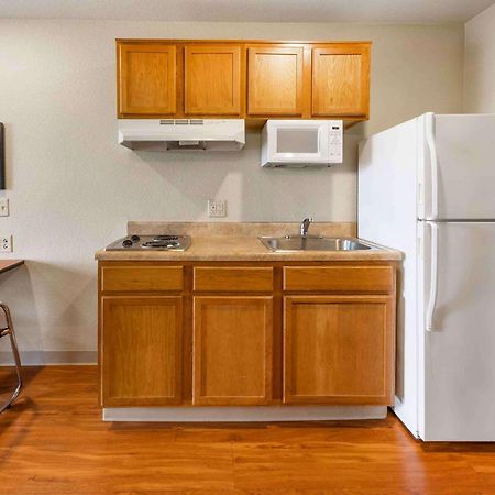 Extended Stay America Select Suites - Cleveland - Airport Bagian luar foto