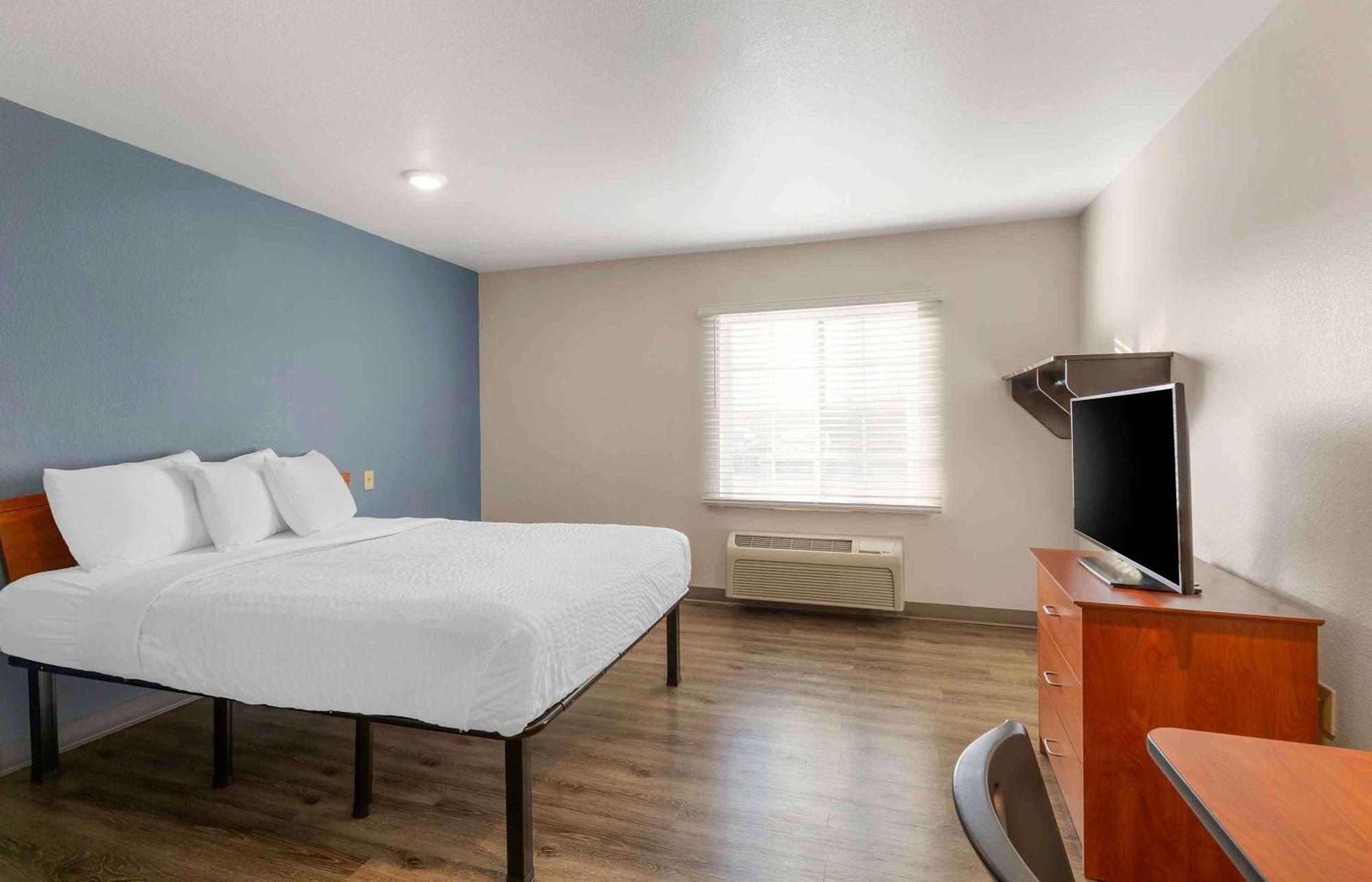 Extended Stay America Select Suites - Cleveland - Airport Bagian luar foto
