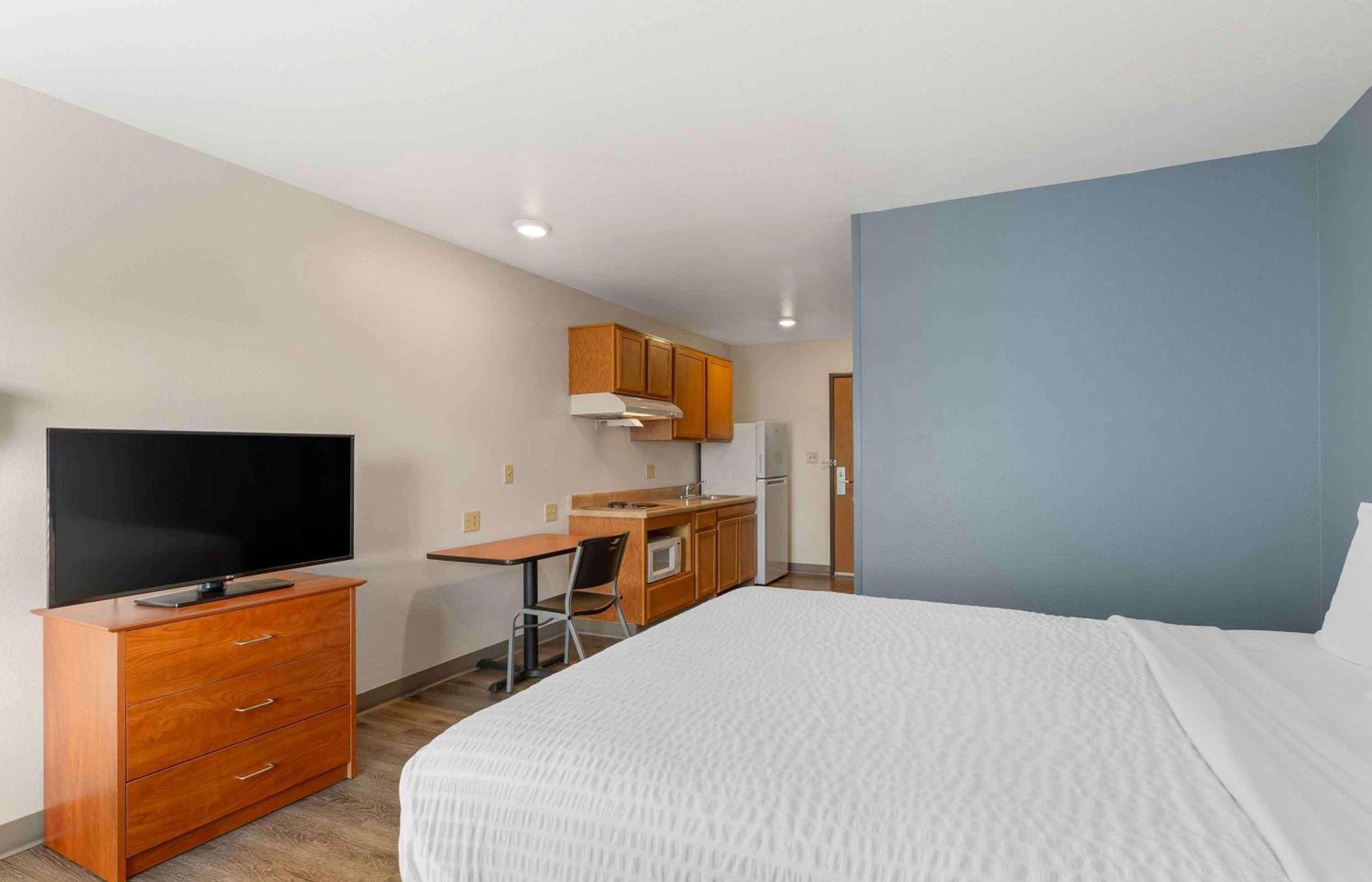 Extended Stay America Select Suites - Cleveland - Airport Bagian luar foto